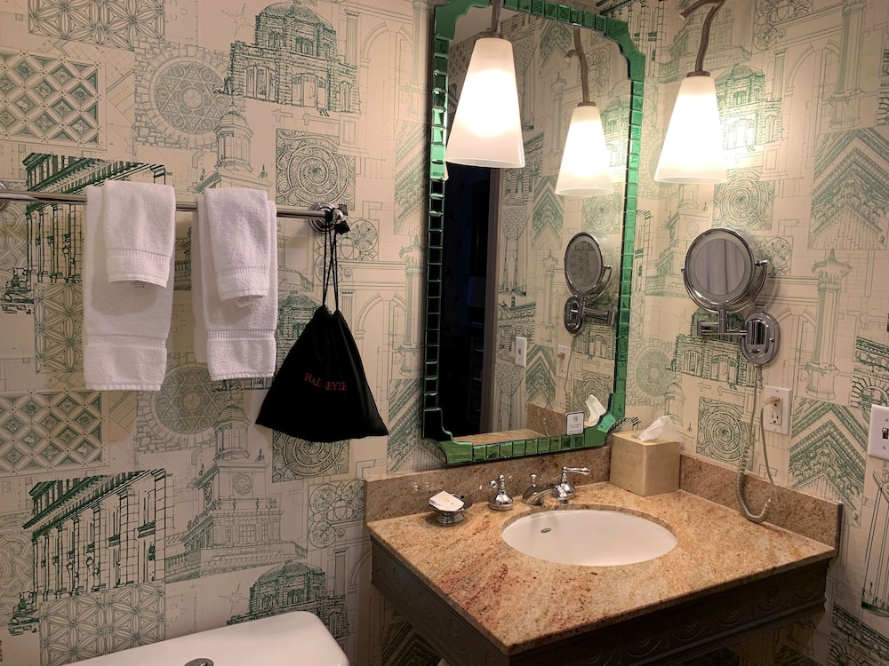 Deluxe Room, 2 Double Beds (Roll in Shower)