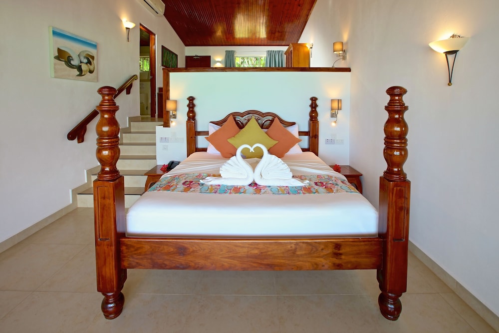 Senior Triple Room, 1 Bedroom, Non Smoking, Sea View