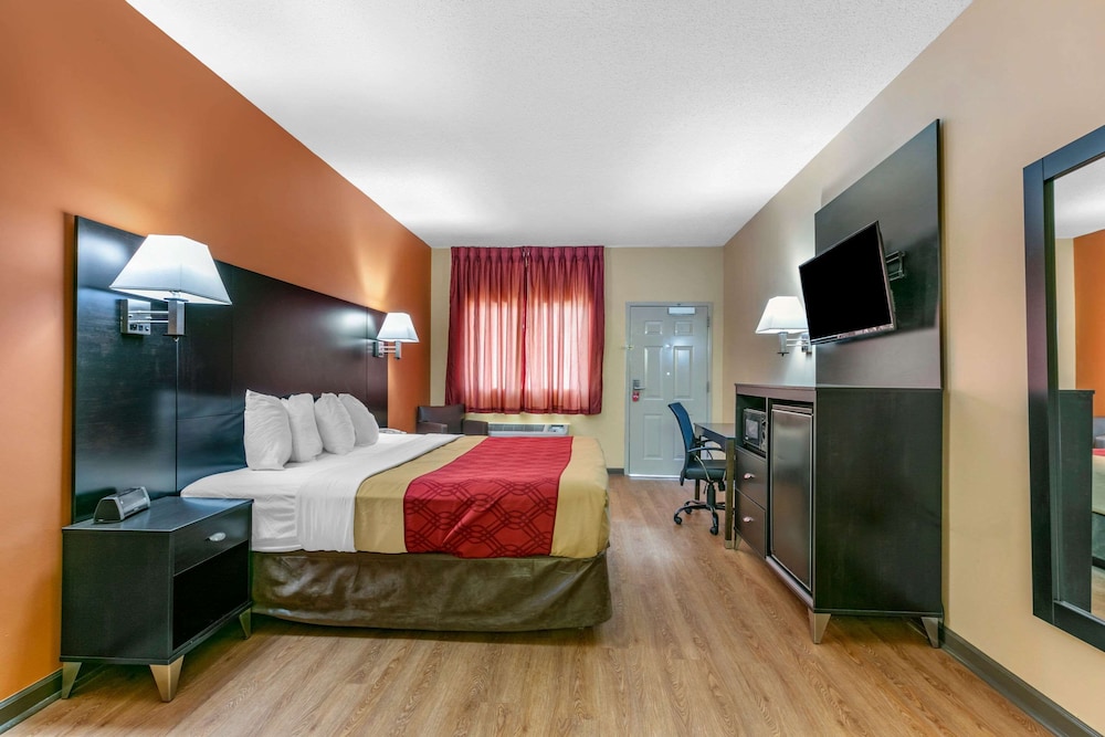 Room, 1 King Bed, Accessible, Non Smoking - Photo 3