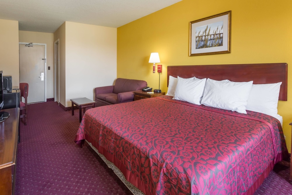 Room, 1 Double Bed, Accessible, Non Smoking (Bathtub w/ Grab Bars) photo 2