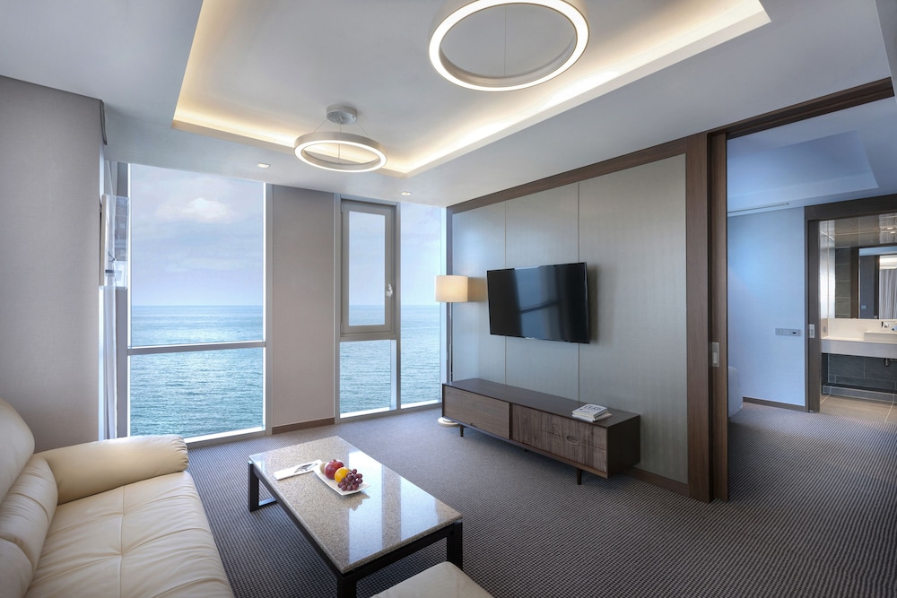 Suite, Ocean View photo 2