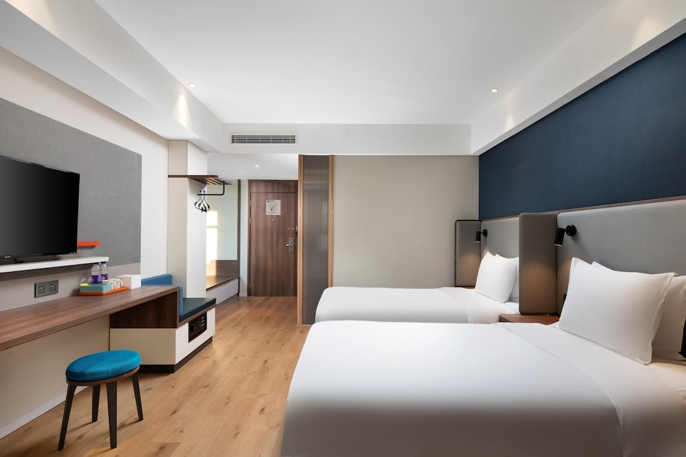 Standard Room, 2 Twin Beds, Sea View photo 1