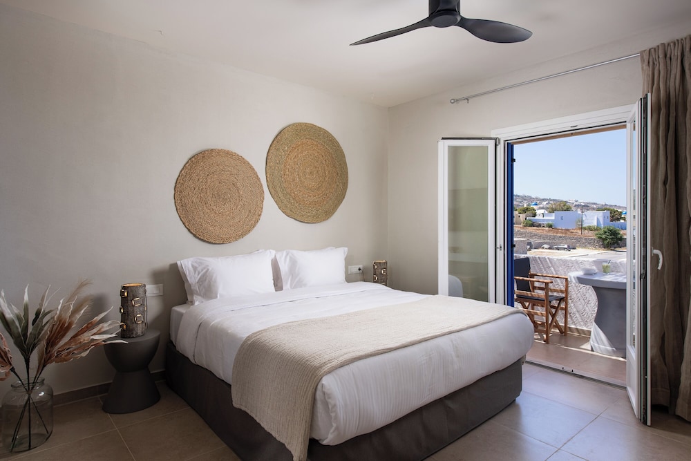 Comfort Plus Room with Pool View - Photo 4