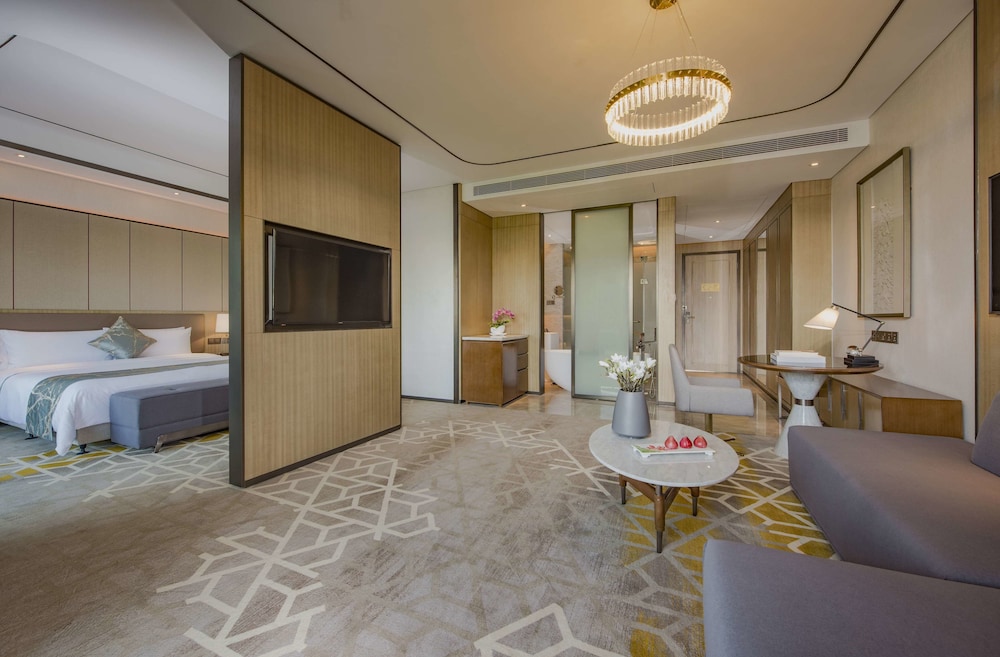Business Suite photo 1
