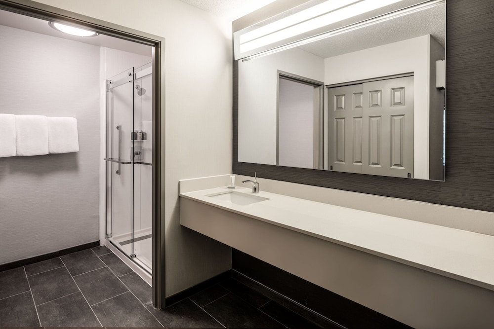 Executive Suite, 1 Bedroom, Courtyard View photo 3