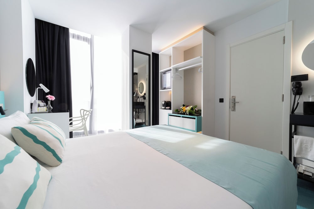 Double Room, Sea View thumbnail 5