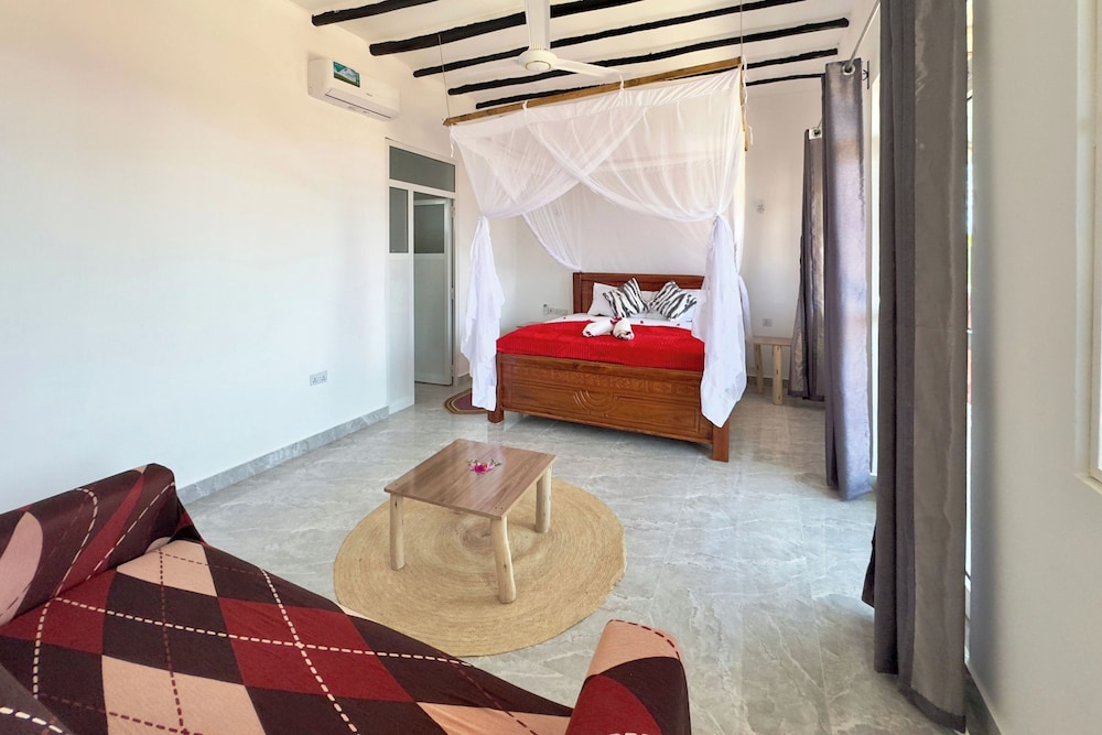 Deluxe Double Room, 1 King Bed, Ocean View photo 2