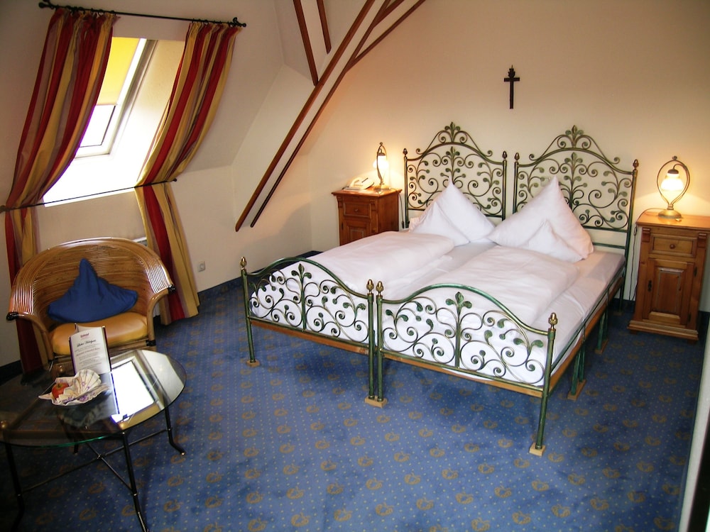 Standard Double Room - Photo 19
