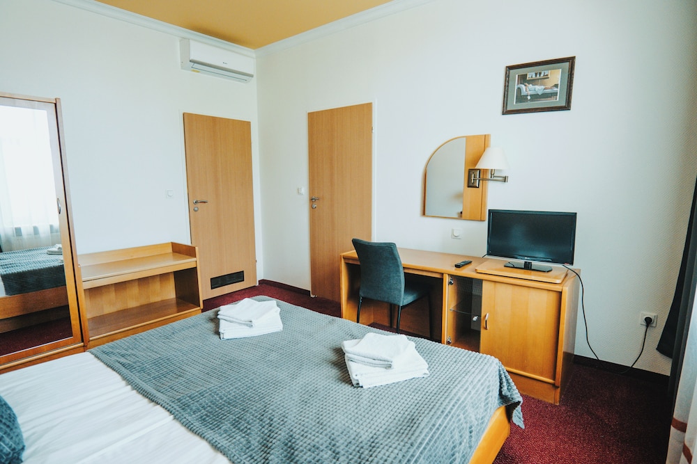 Deluxe Apartment photo 2
