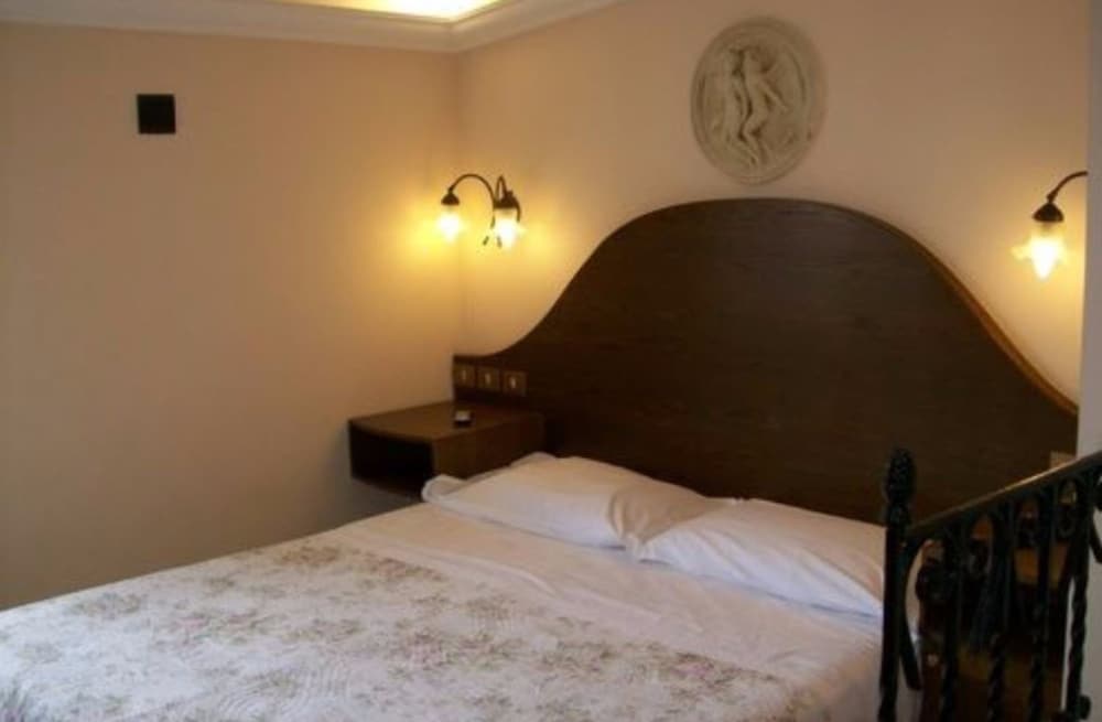 Basic Double Room photo 2