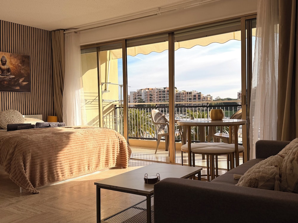 Family Studio, Balcony, Marina View photo 1