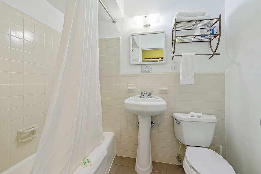 Boutique Studio, 1 Queen Bed - Photo 6