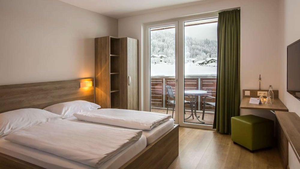 Standard Double Room, 2 Twin Beds, Balcony, Mountain View photo 2