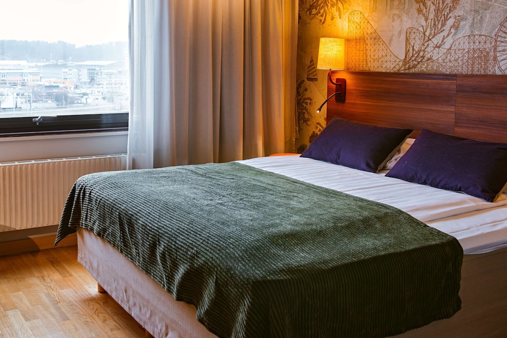 Room (Queen) - Photo 5