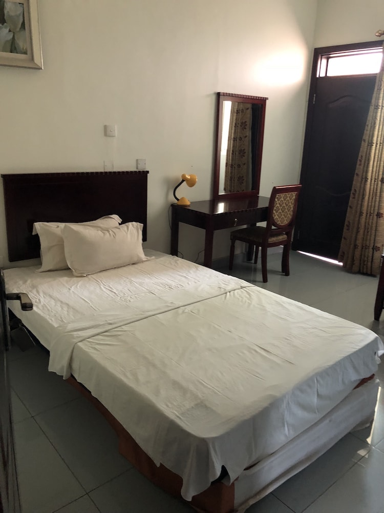 Single Room, 1 Large Twin Bed, Non Smoking