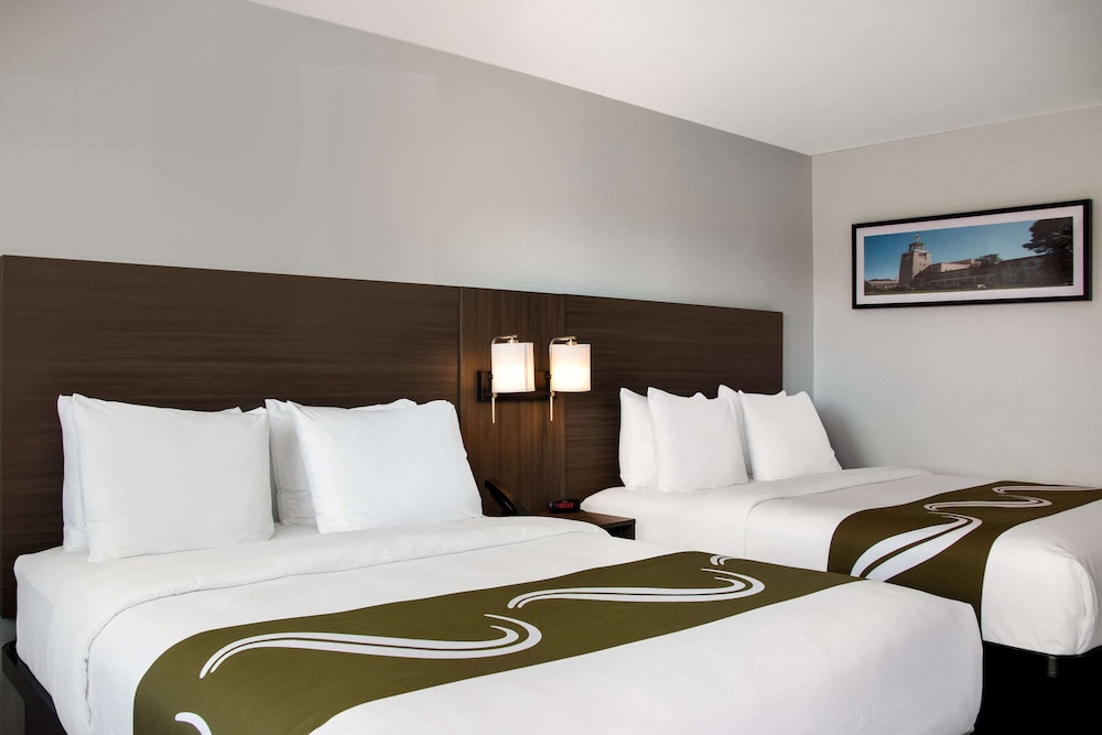 Standard Room, 2 Queen Beds, Non Smoking - Photo 8
