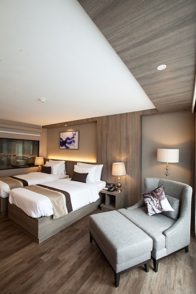 Deluxe Room, Twin Bed photo 3