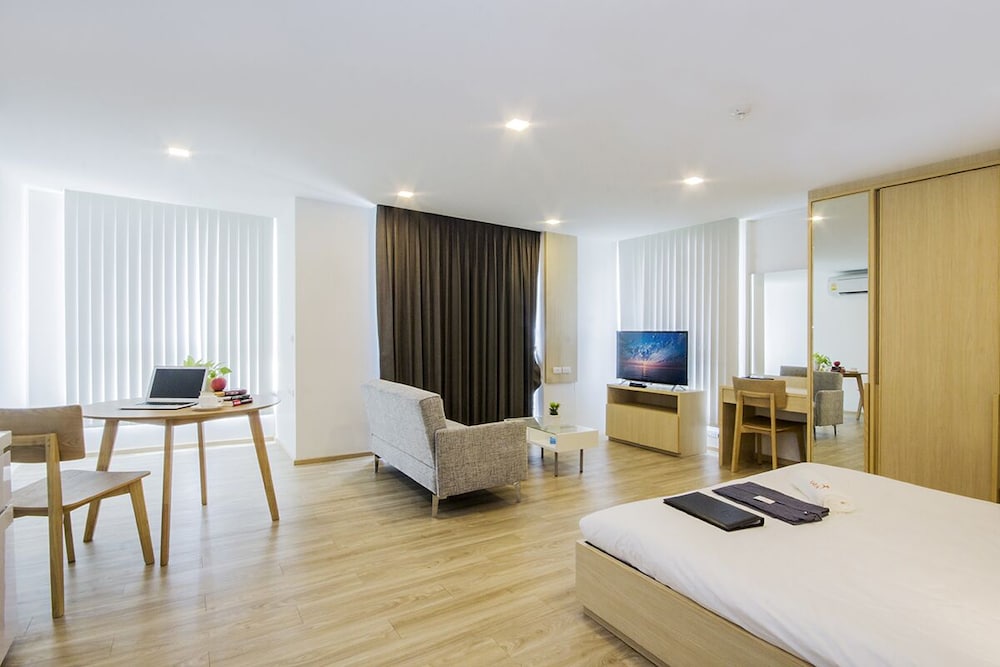 Premium Studio, 1 King Bed