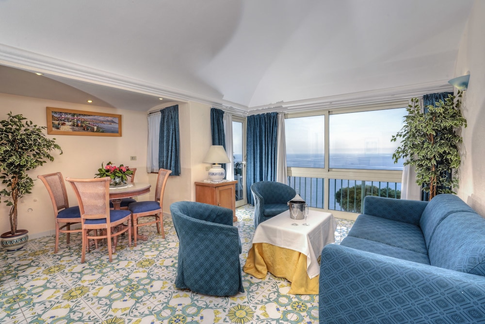 Junior Suite, Balcony, Sea View - Photo 8