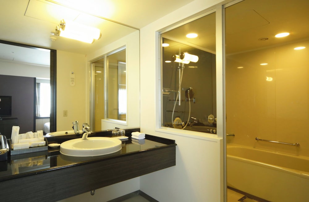 Junior Suite, 2 Twin Beds, Club Lounge Access - Photo 7