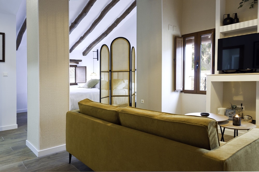 Premium Room, 1 King Bed, Mountain View