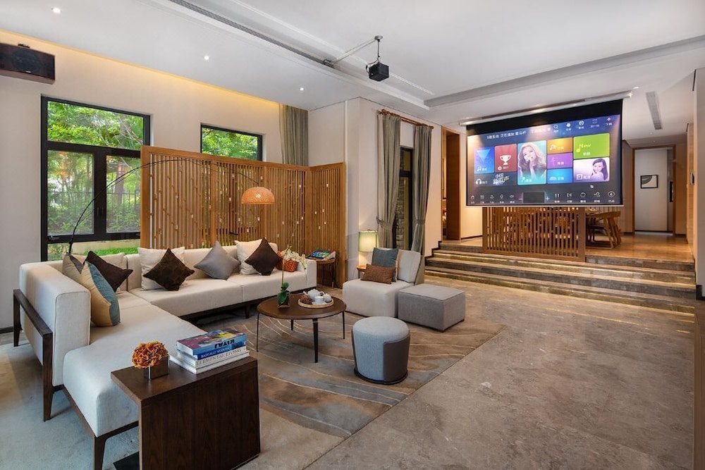 Luxury Villa photo 1