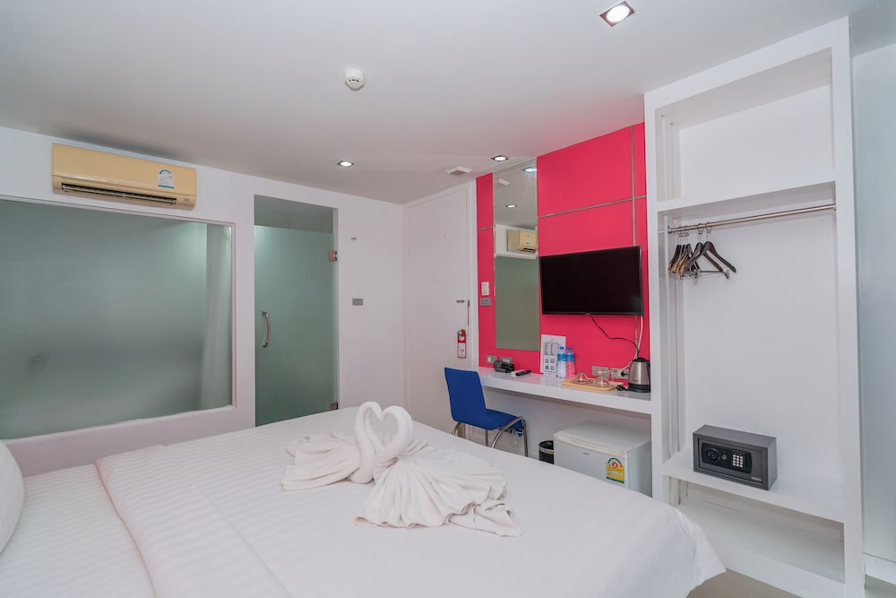 Superior Double or Twin Room - Photo 9