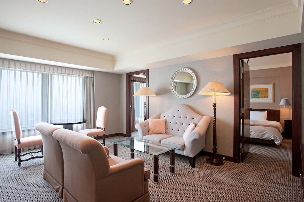 Suite Room - Photo 1