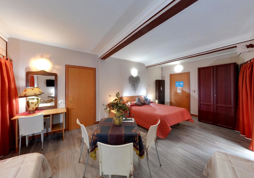 Comfort Quadruple Room photo 2