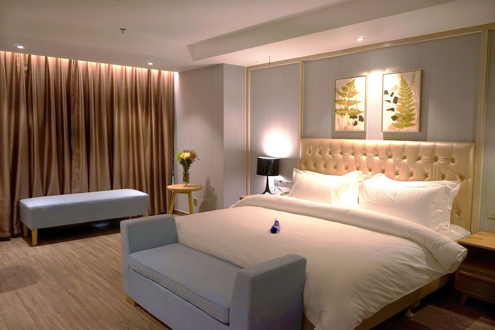 Suite (Ultra Sassy Double)