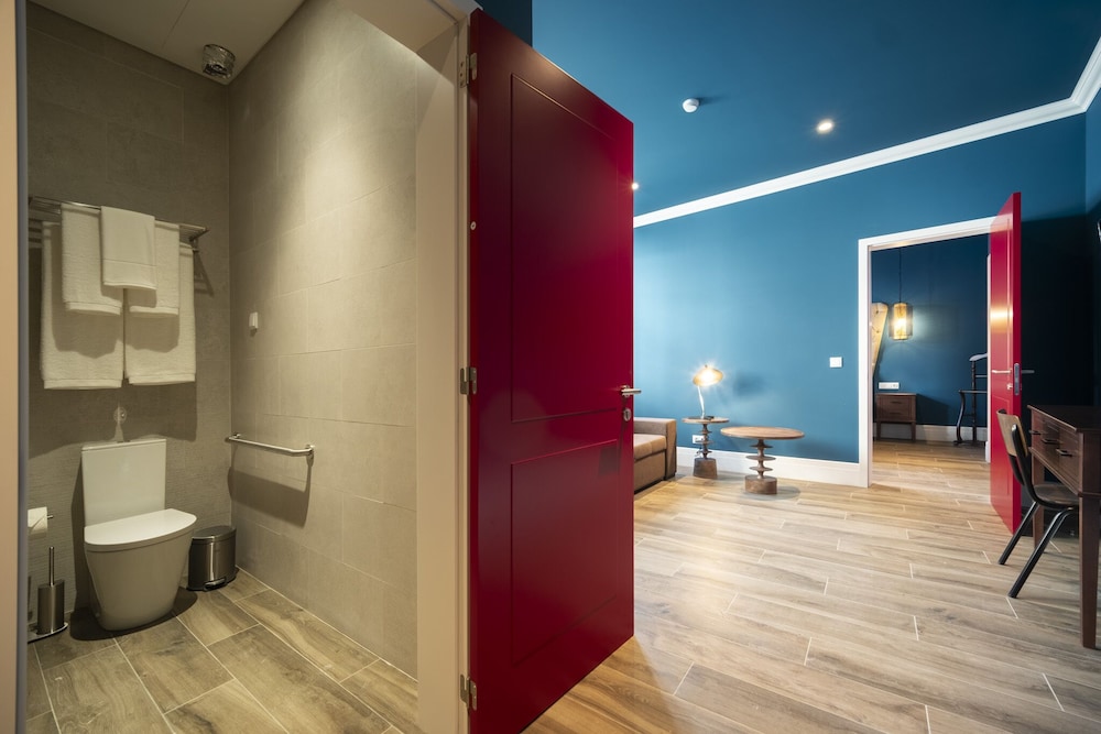 Suite - Photo 2