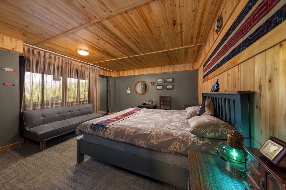 Superior Room, Bathtub, Mountain View