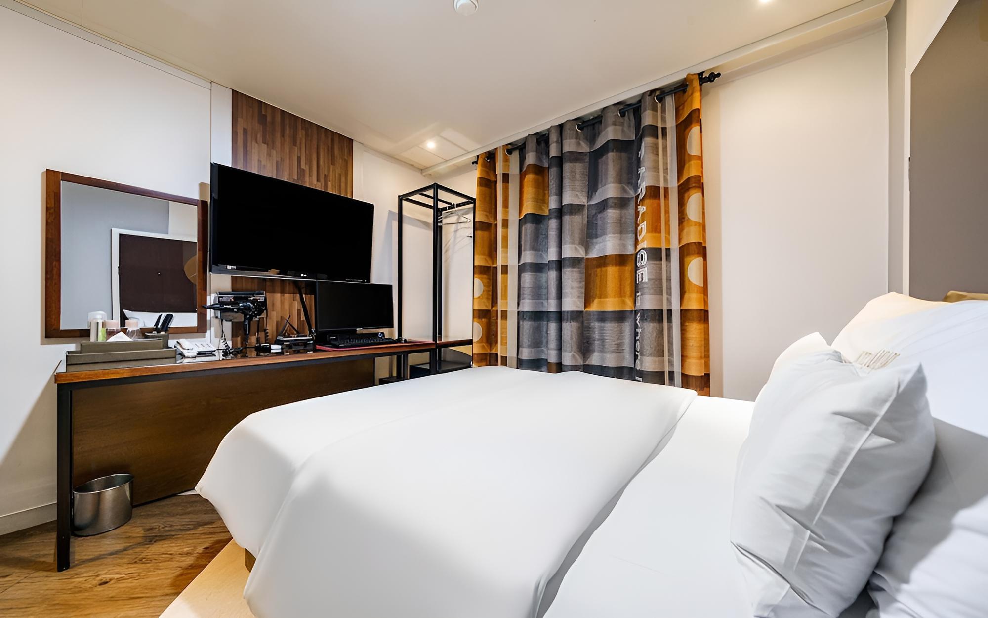 Room (Deluxe-Bed (OTT)) - Photo 8