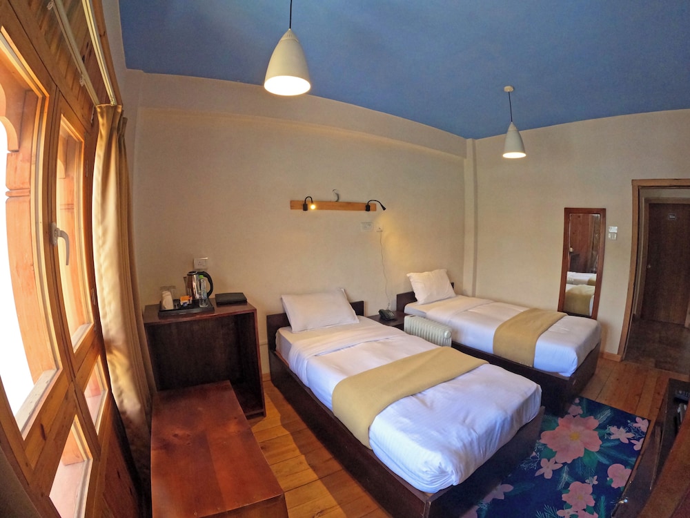Deluxe Twin Room photo 2
