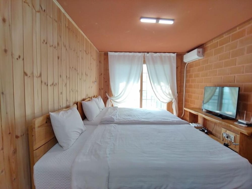 Basic Single Room, 1 Bedroom, Non Smoking (15PY) photo 3