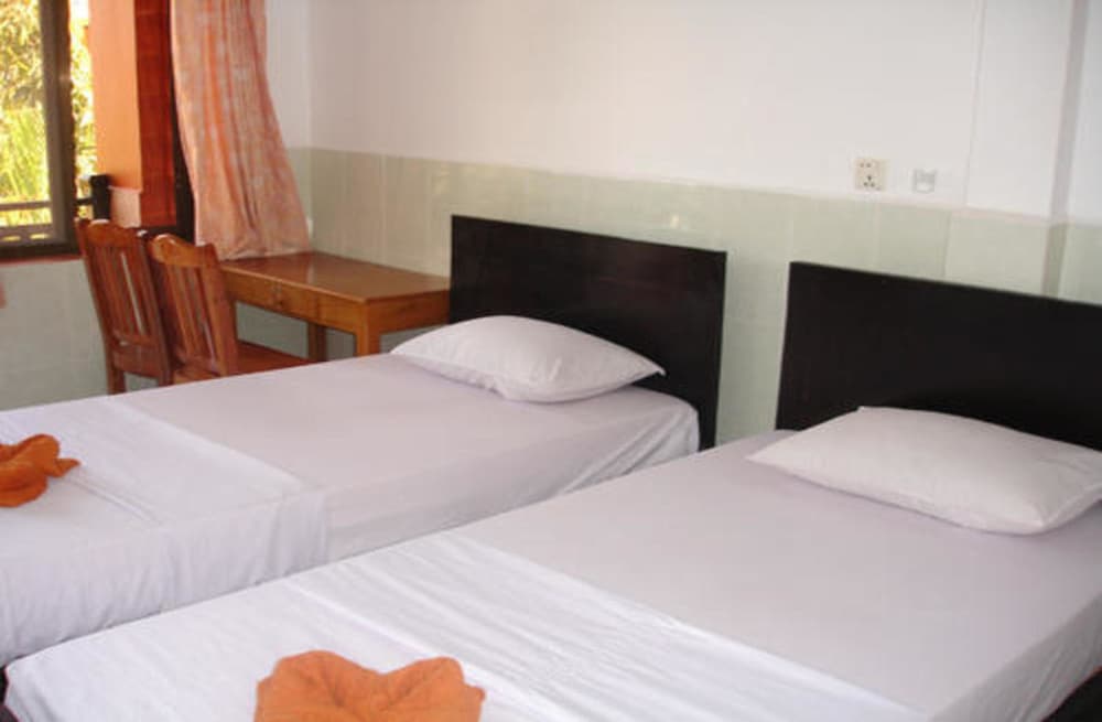 Twin Room (With Fan)