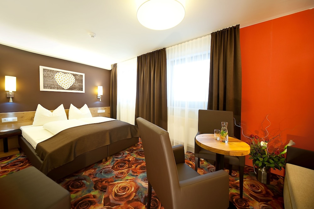Standard Double Room - Photo 2