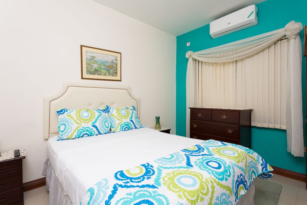City Apartment, 2 Bedrooms photo 1