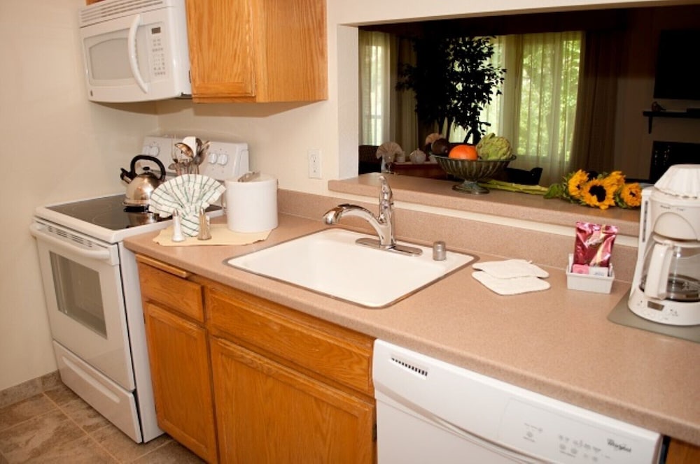 Condo, 1 Bedroom - Photo 8