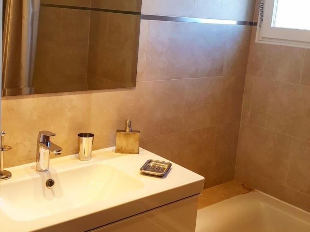 Apartment, Ensuite, Sea View photo 3