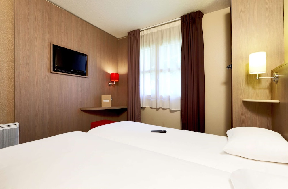 Standard Room, 2 Twin Beds photo 2