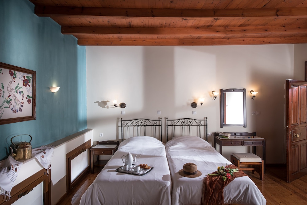 Standard Suite, 1 Double or 2 Twin Beds - Photo 9