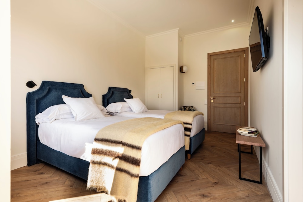 Twin Room, Balcony