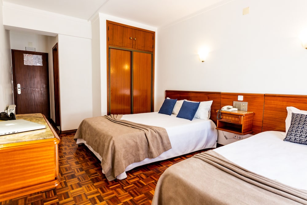 Triple Twin Room - Photo 2