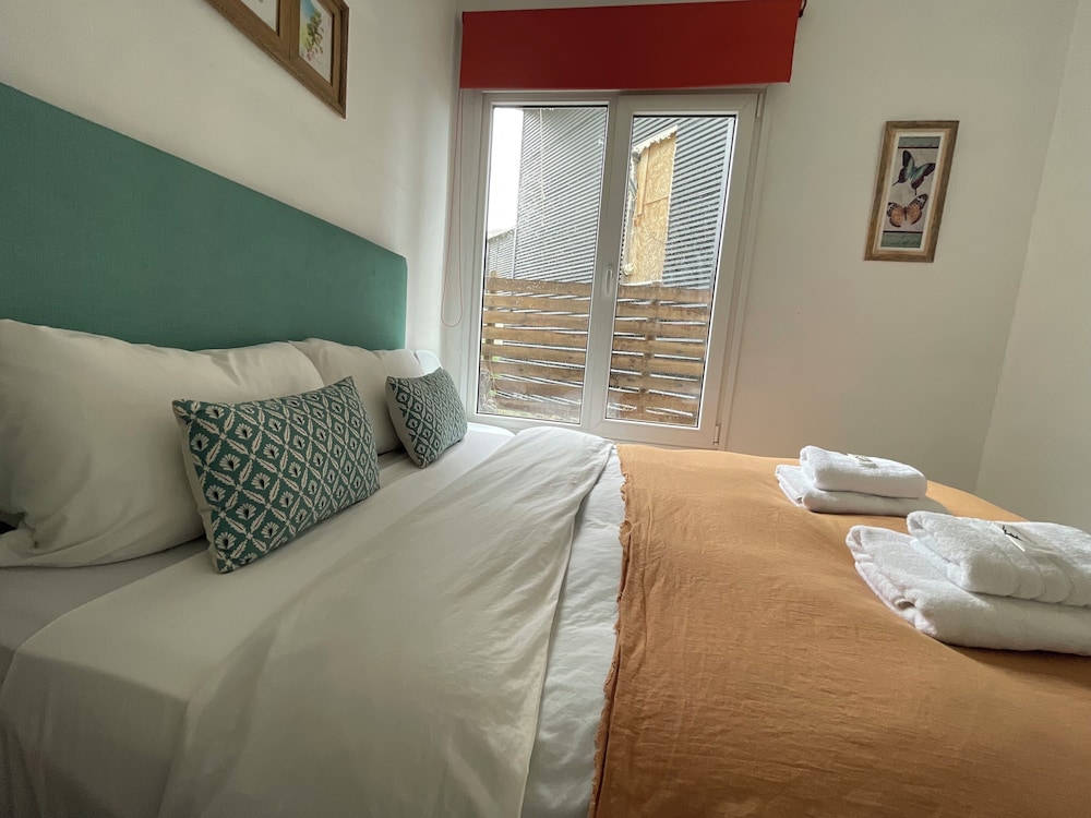 Apartment, 2 Bedrooms, Ground Floor photo 1