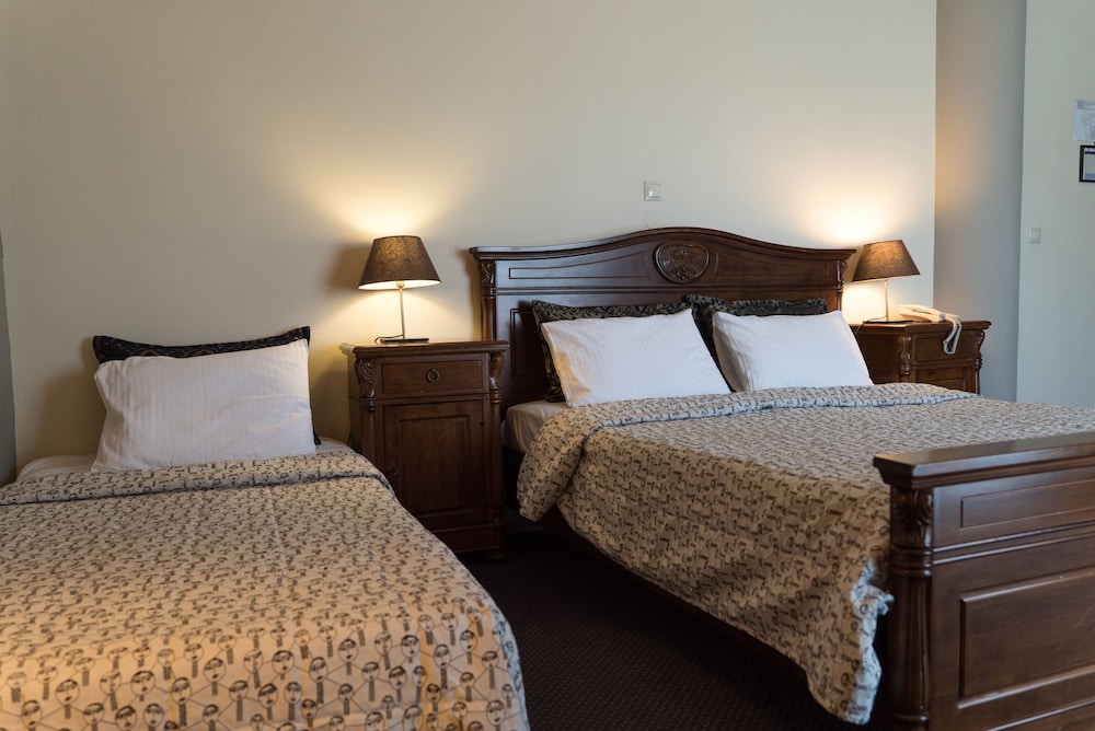 Classic Triple Room, Balcony, Garden View photo 2