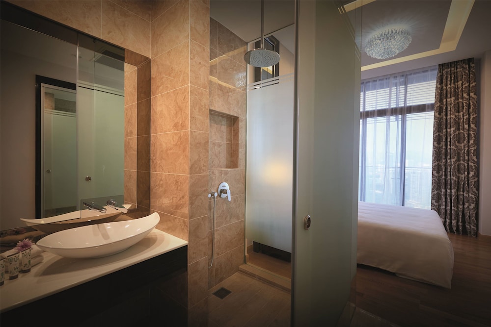 Two Bedroom Suite Queen + Queen @ Residences photo 2