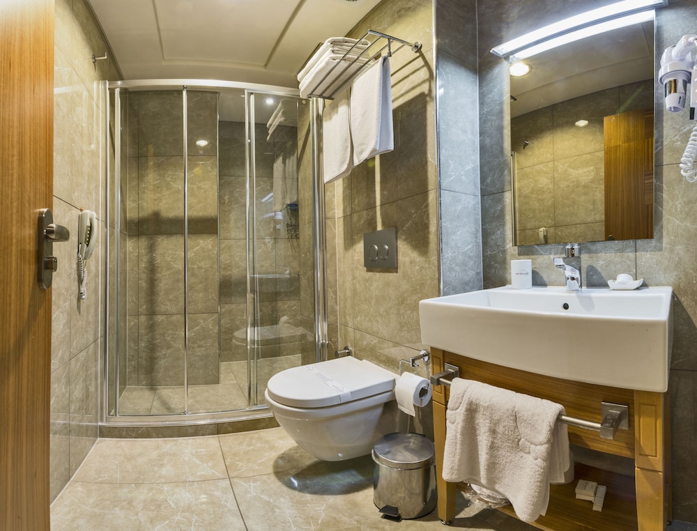 Economy Triple Room