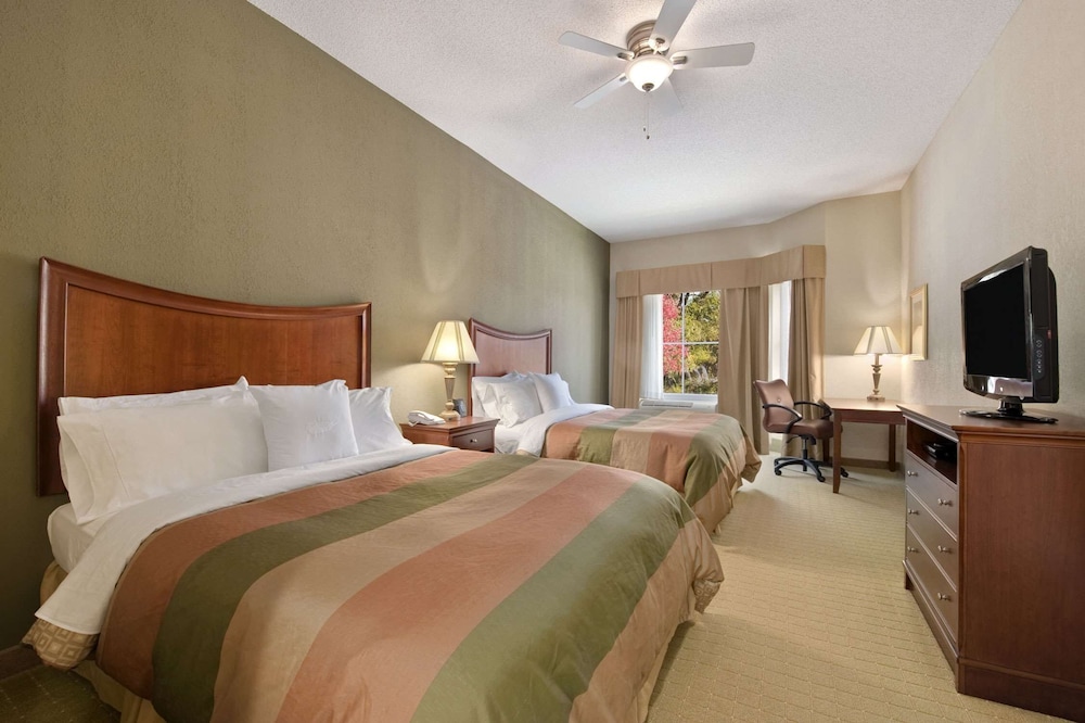 Suite, 2 Queen Beds - Photo 1