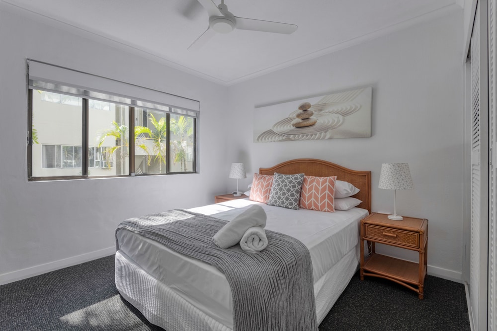 2 Bedroom Apartment photo 2